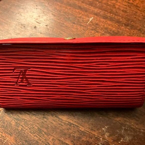 Louis Vuitton Fiery Red Epi Leather Key Wallet EUC - Picture 12 of 14